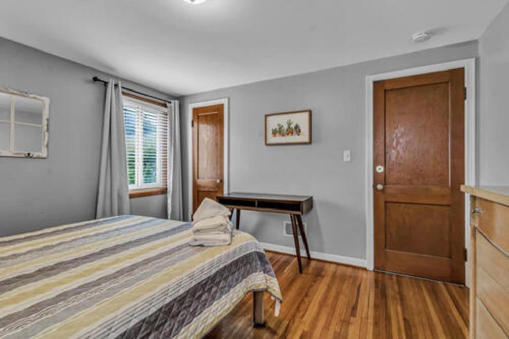 Gorgeous 2 Queen Bedroom Lower Apartment In North Buffalo With Free Driveway Parking Buitenkant foto