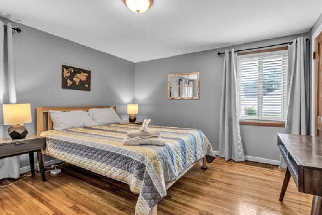 Gorgeous 2 Queen Bedroom Lower Apartment In North Buffalo With Free Driveway Parking Buitenkant foto